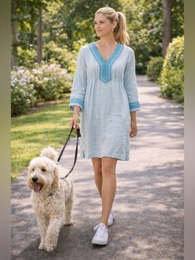 Athleta Pale Blue V-Neck Tunic with Zip Neck Sz L